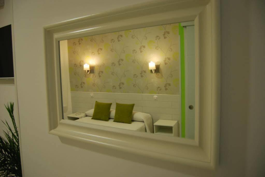 Hostal Petite Maman Madrid Exterior foto