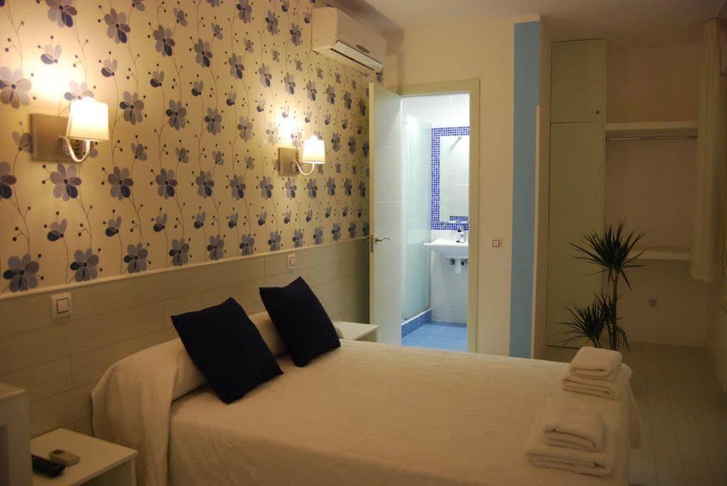 Hostal Petite Maman Madrid Exterior foto